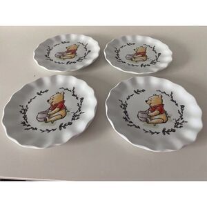 Set Of 4 Disney Winnie The Pooh Walk Along Scalloped Dinner Ceramic Plates NEW